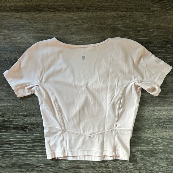 Lululemon Nulu Cropped Slim Short Sleeve in Pink Mist - Picture 3 of 3